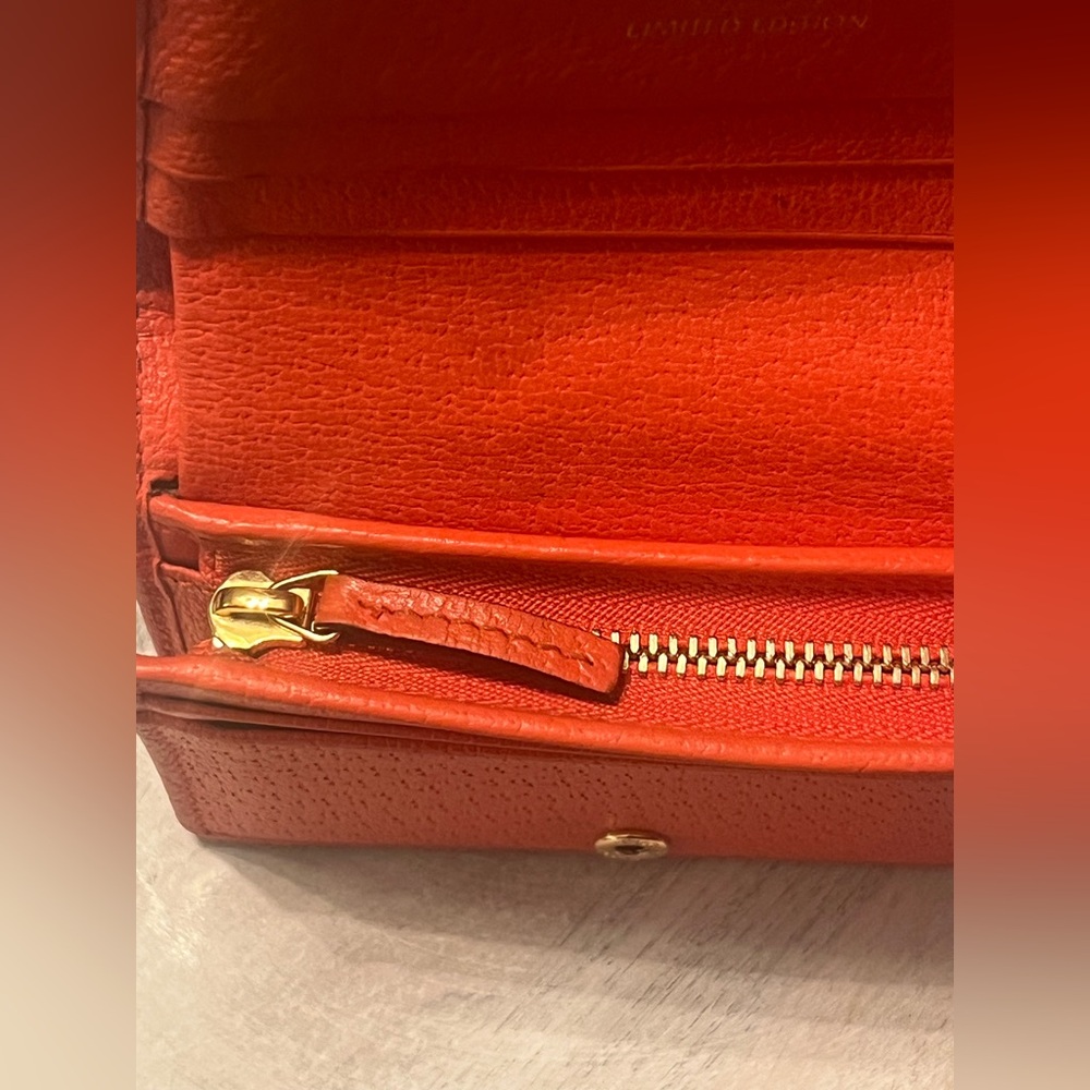GUCCI Print Flora Limited Edition Wallet - Picture 9 of 11